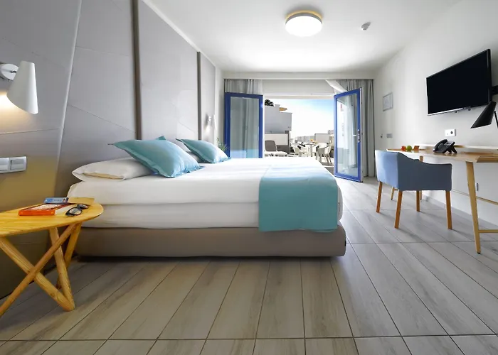 Ξενοδοχείο Aqua 4*