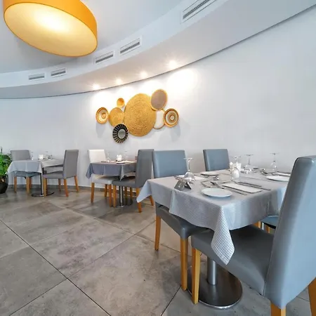 Aqua 酒店 4*