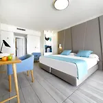 Aqua Hotel