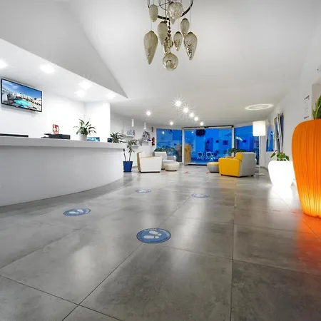 Aqua Hotel